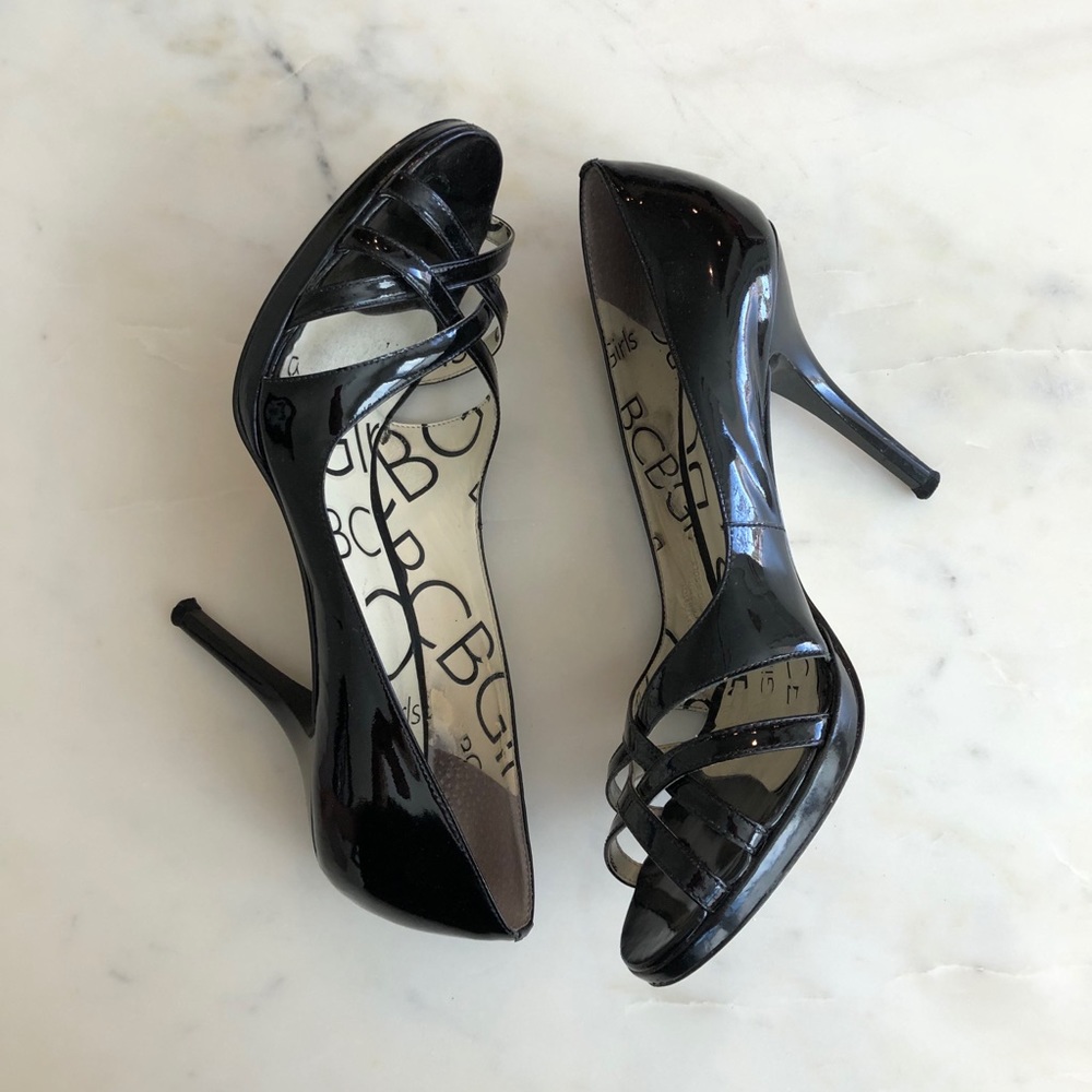 BCBG GIRLS black patent shoes size 7 1/2
